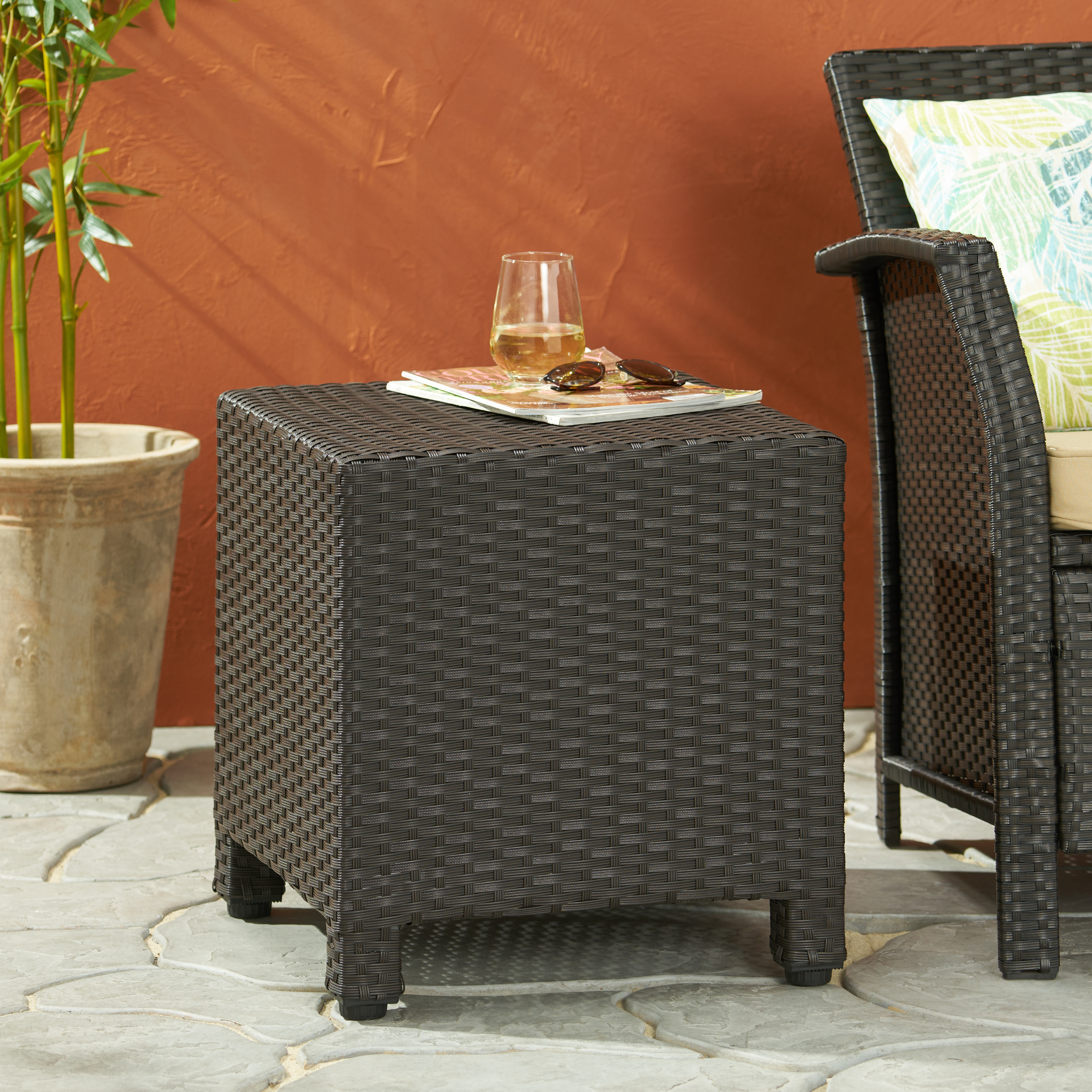 PUERTA ACCENT TABLE