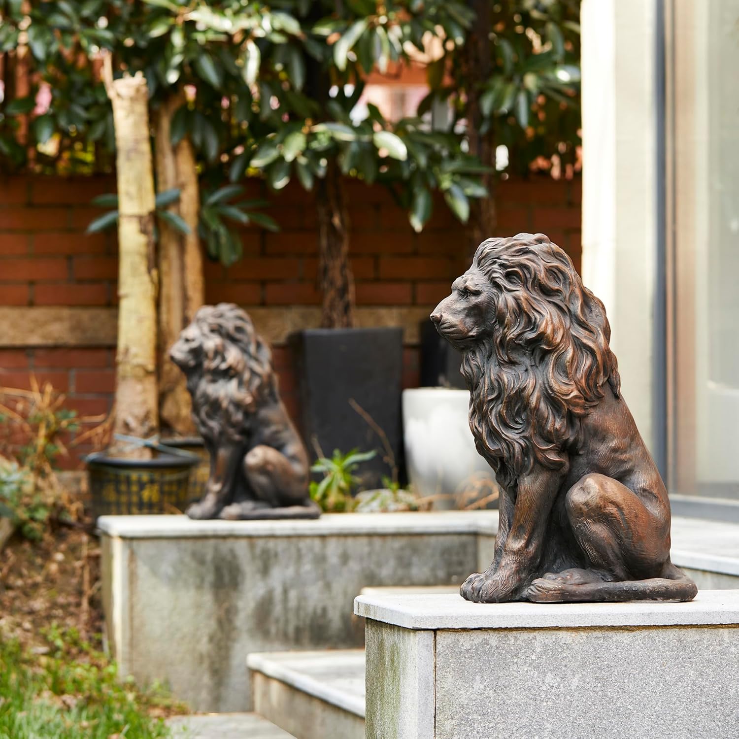 20.5" Lion Statue, Resin Outdoor Guardian Sculpture, Simulated Animal Decor for Villa, Garden, Park & Resort, Patriotic Independence Day Decoration for Home & Courtyard - Image 3