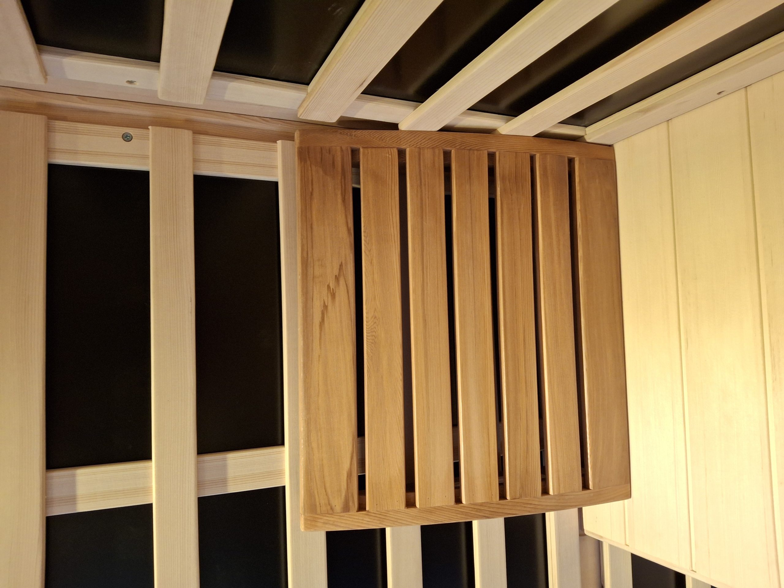 Red cedar sauna headrest - Image 3