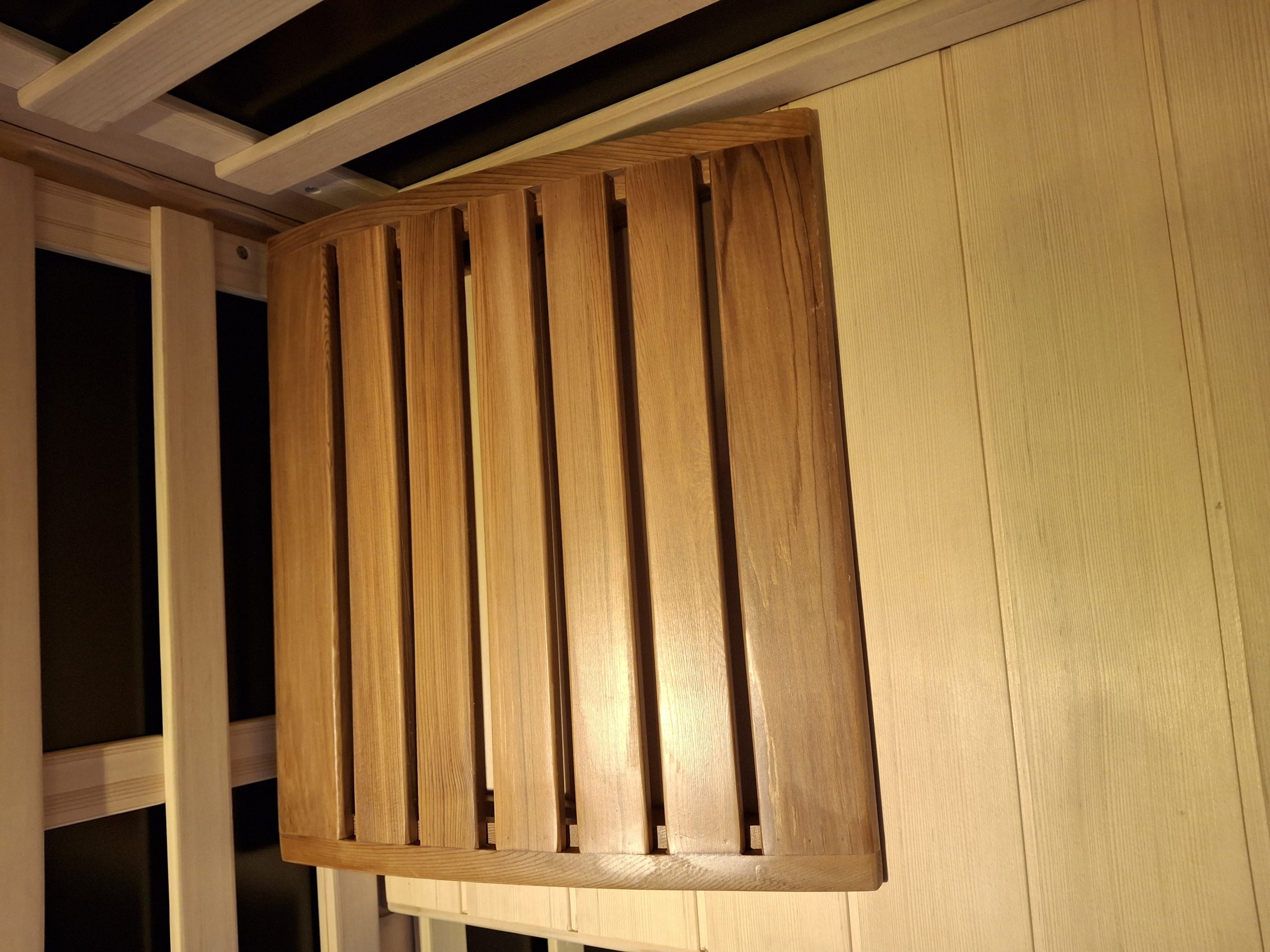 Red cedar sauna headrest - Image 6