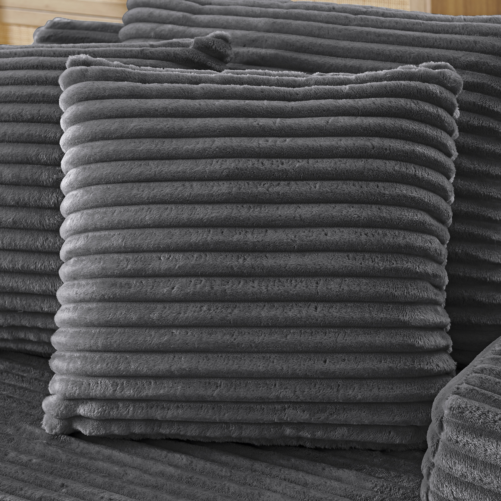 Single lazy sofa lounge chair, no assembly required, made of velvet fabric, fluffy modern single lounge chair, used for indoor living rooms and bedrooms-Dark Gray - Image 5
